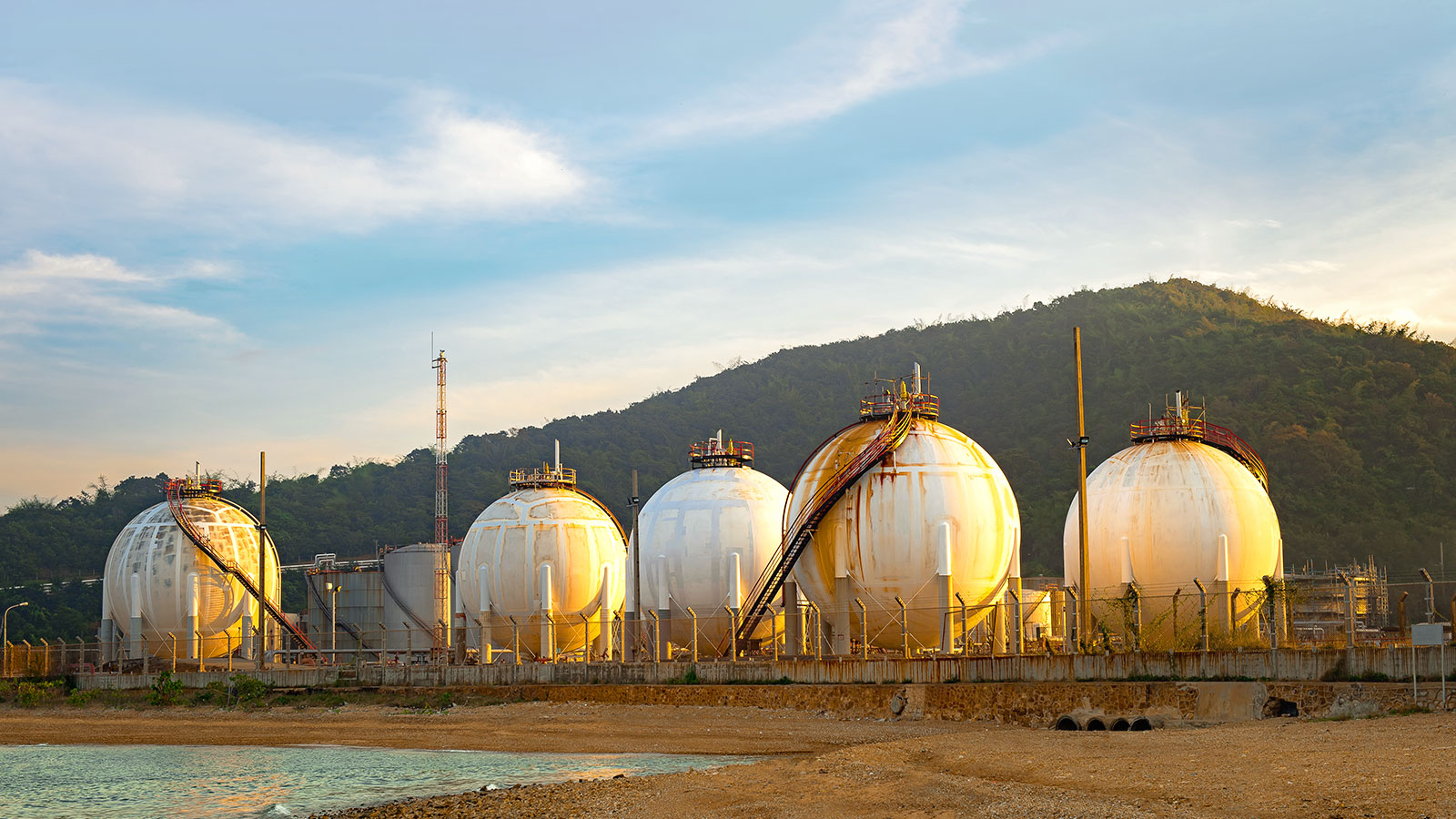 gas_tanks