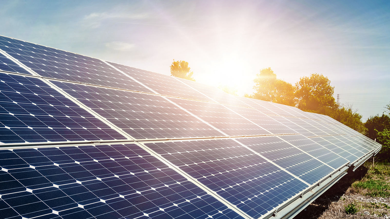 solar_panels_with_sun